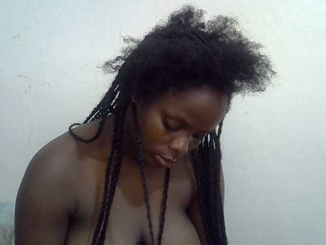 Sweet-diva live cam on BongaCams
