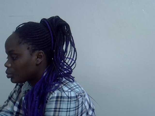 Sweet-diva live cam on BongaCams