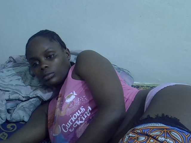 Sweet-diva live cam on BongaCams