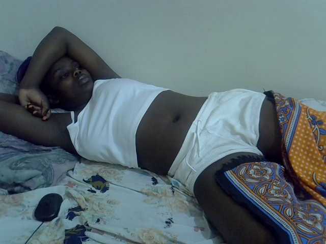 Sweet-diva live cam on BongaCams