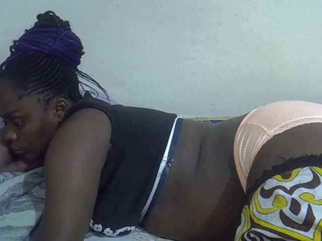 Sweet-diva live cam on BongaCams