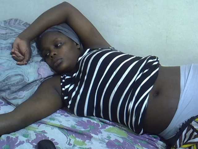 Sweet-diva live cam on BongaCams