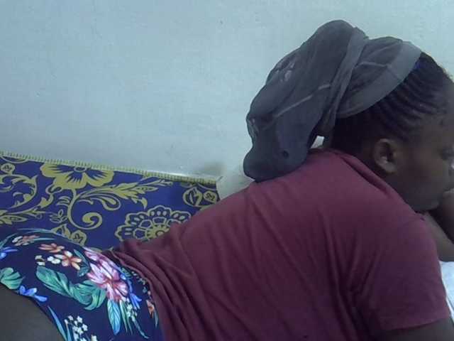Sweet-diva live cam on BongaCams