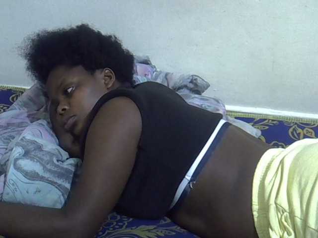 Sweet-diva live cam on BongaCams