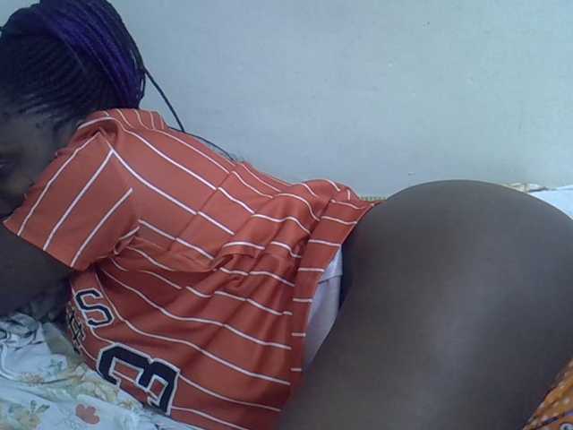 Sweet-diva live cam on BongaCams