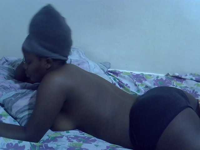 Sweet-diva live cam on BongaCams