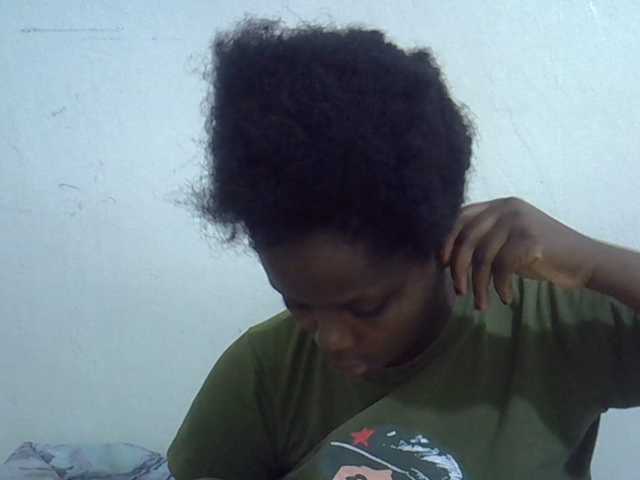 Sweet-diva, en directo ahora en BongaCams