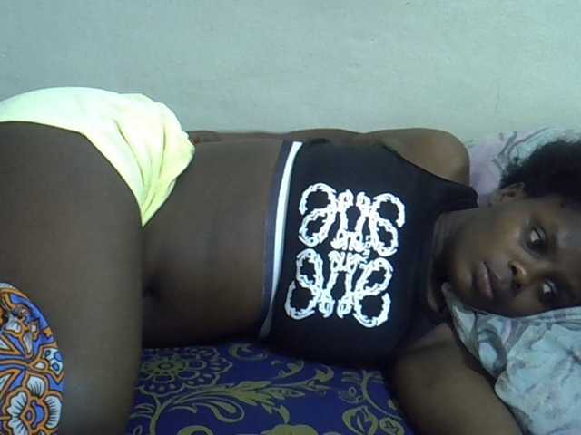 Sweet-diva live cam on BongaCams