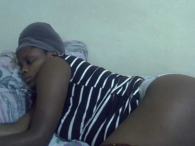 Sweet-diva live cam on BongaCams