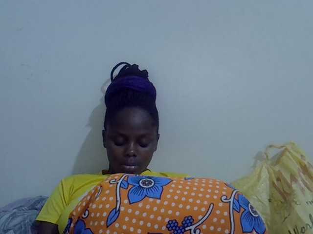 Sweet-diva live cam on BongaCams