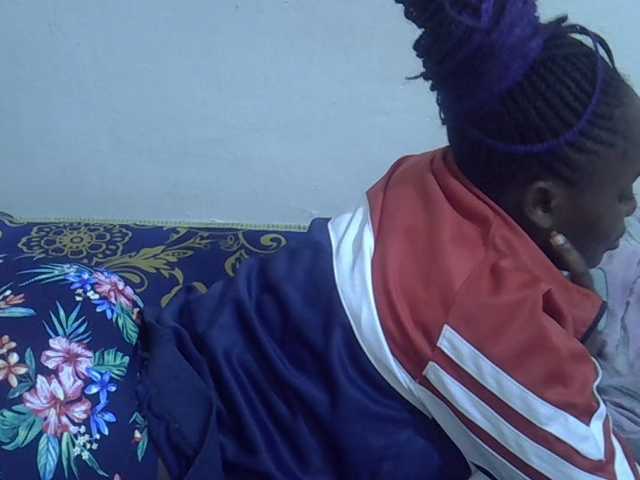 Sweet-diva live cam on BongaCams