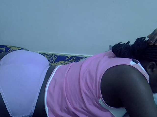 Sweet-diva live cam on BongaCams