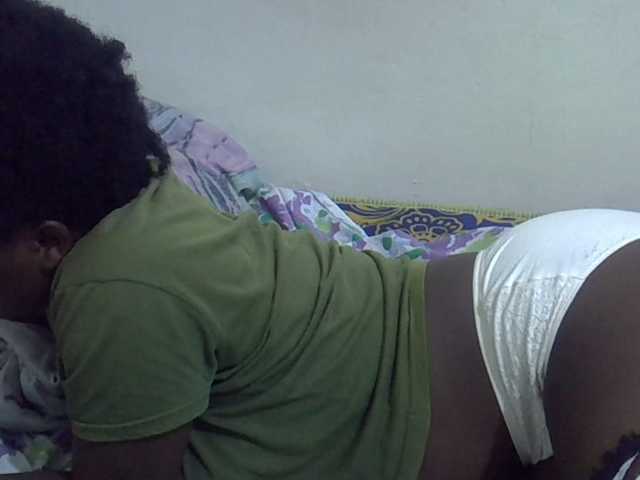 Sweet-diva, en directo ahora en BongaCams