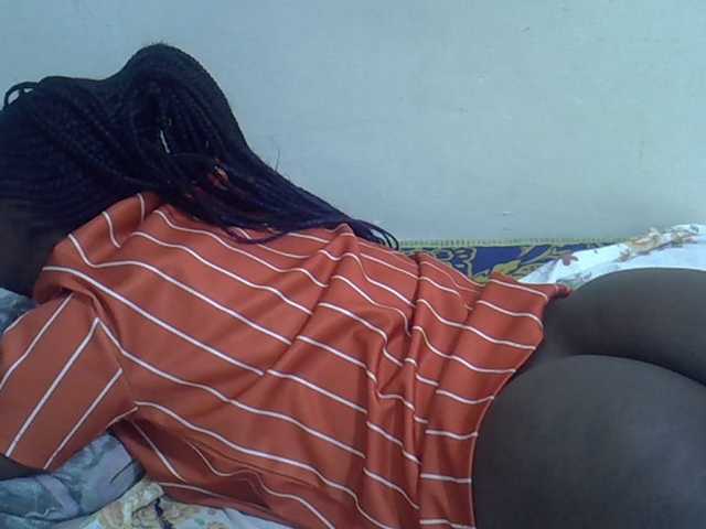 Sweet-diva live cam on BongaCams
