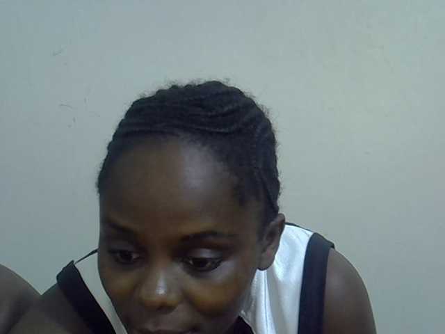 Sweet-diva live cam on BongaCams