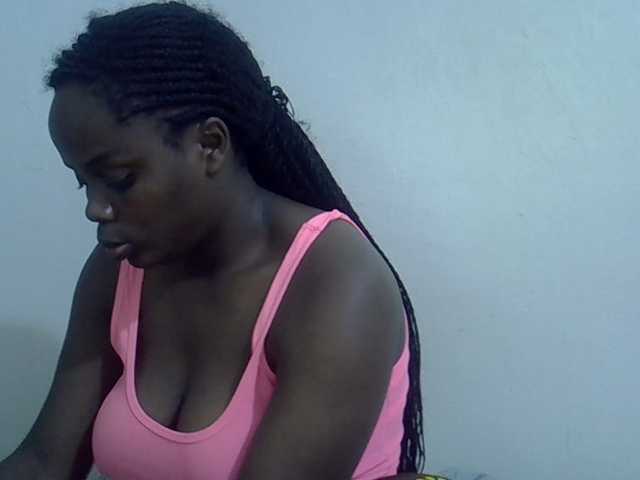 Sweet-diva live cam on BongaCams