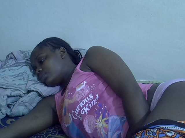 Sweet-diva live cam on BongaCams