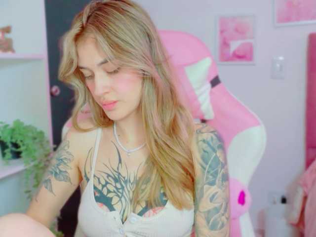 TaylorKnapp live cam on BongaCams