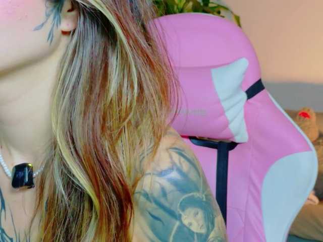 TaylorKnapp's BongaCams show and profile