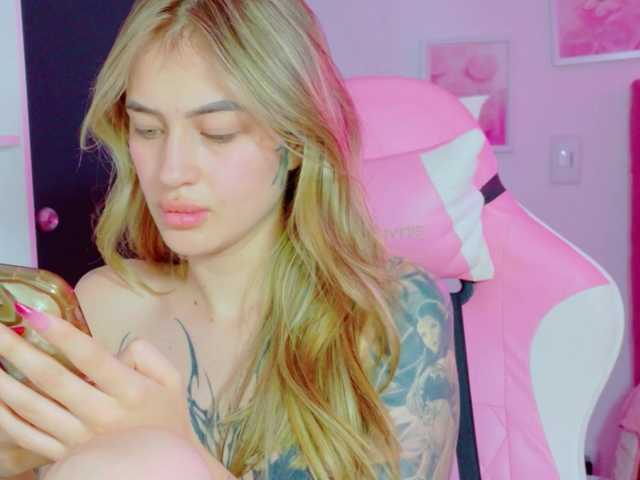 TaylorKnapp live cam on BongaCams
