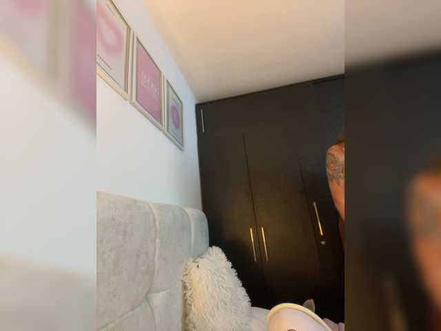 TaylorKnapp, live now on BongaCams