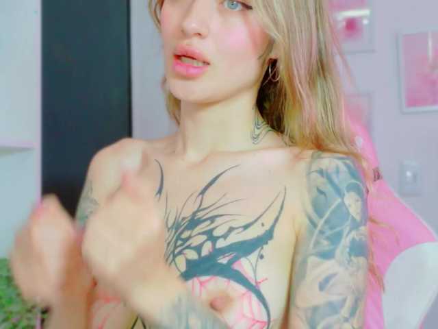 Sex chat gratuit in direct cu TaylorKnapp pe BongaCams
