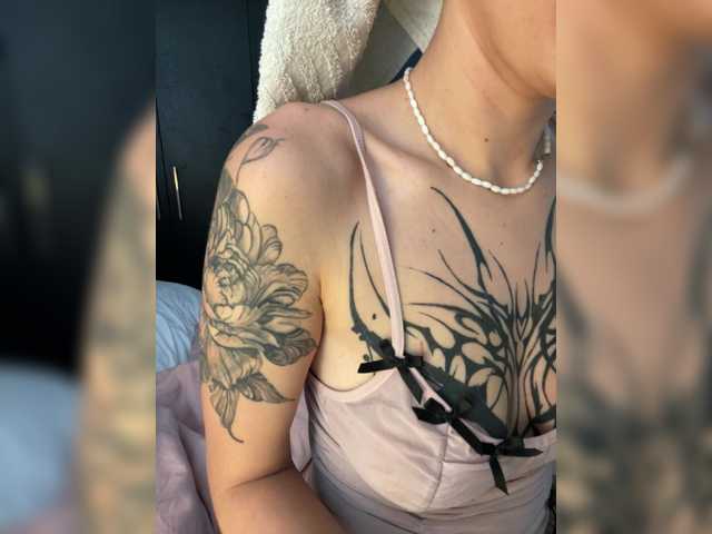 TaylorKnapp, live now on BongaCams