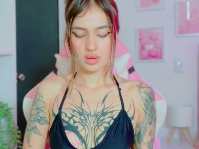 le modèle TaylorKnapp est en webcam porno dans un show sur le site bongacams, il possède les tags suivants: Latino/Hispanic,Brunette,Shaved