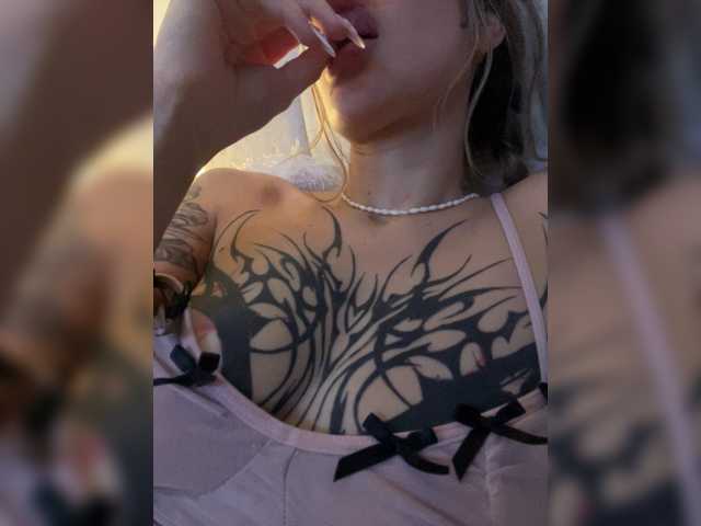 TaylorKnapp, live now on BongaCams