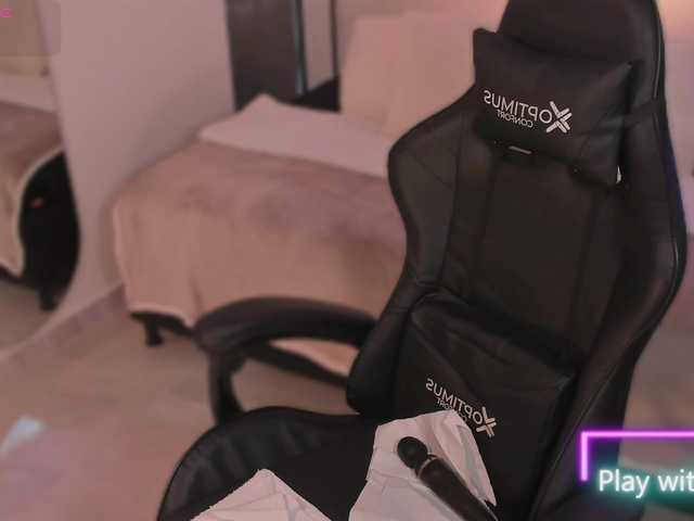 AlysonConner1 live cam on BongaCams