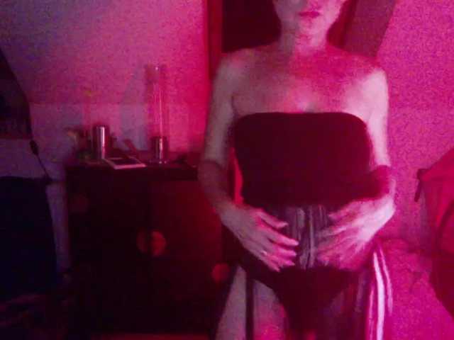 erikaboom66 live webcam show
