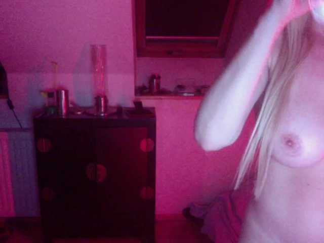 erikaboom66's BongaCams show and profile