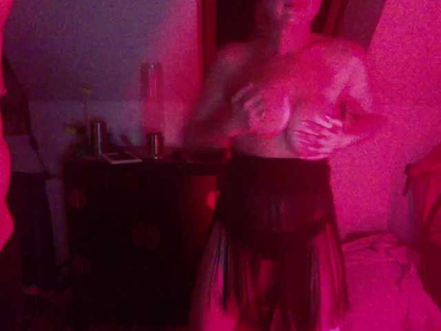 erikaboom66 live webcam show