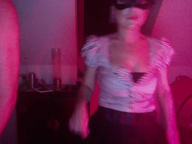 erikaboom66 live cam on BongaCams