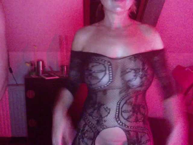erikaboom66 live cam on BongaCams