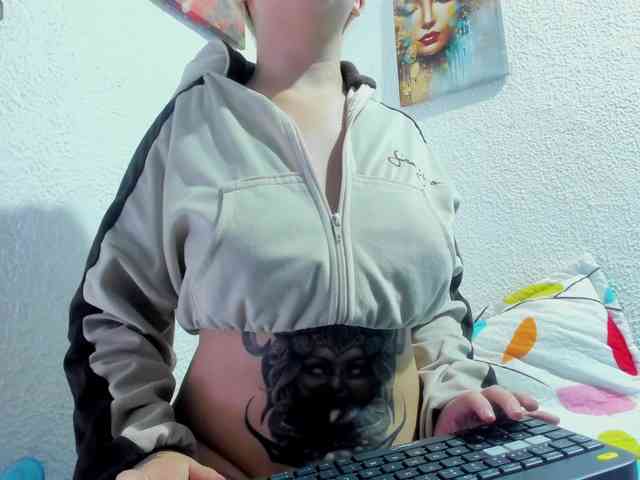 Lola-wish webcam