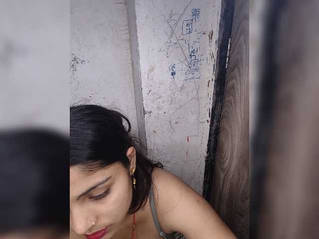 Tunnidelhi live cam on BongaCams
