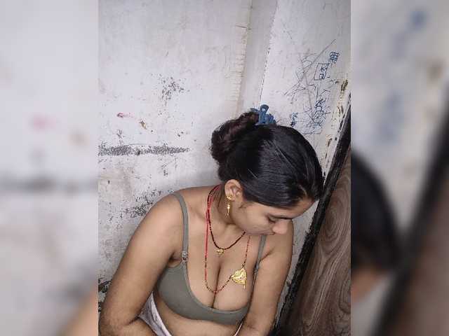 Tunnidelhi live webcam show