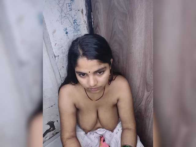 Tunnidelhi live cam on BongaCams