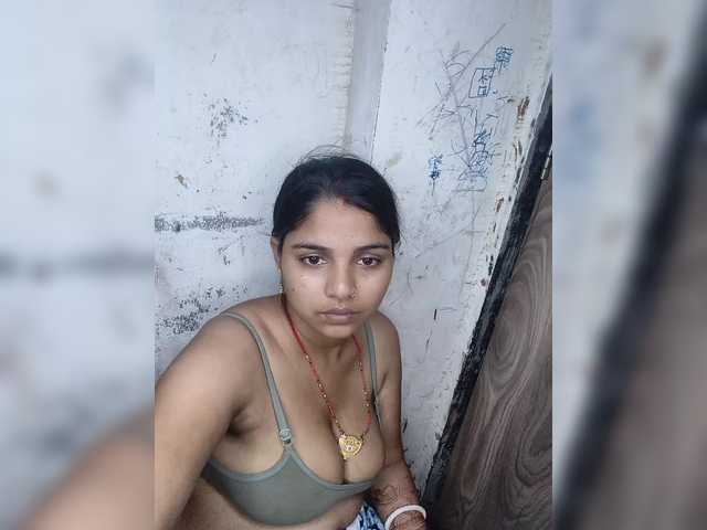 Tunnidelhi live cam on BongaCams