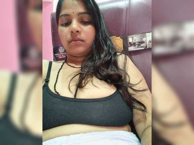 Tunnidelhi live cam on BongaCams