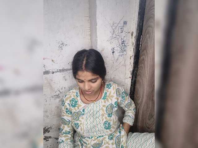 Tunnidelhi live cam on BongaCams