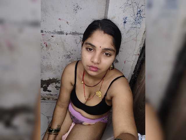 Tunnidelhi live webcam show