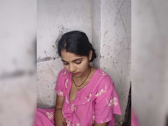 Tunnidelhi live cam on BongaCams