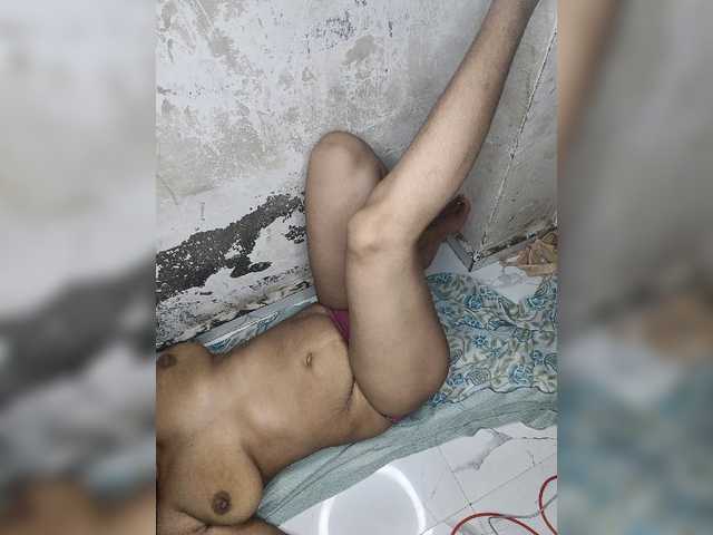 Tunnidelhi live cam on BongaCams