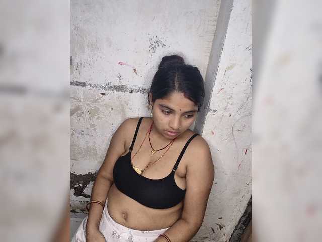 Tunnidelhi live cam on BongaCams