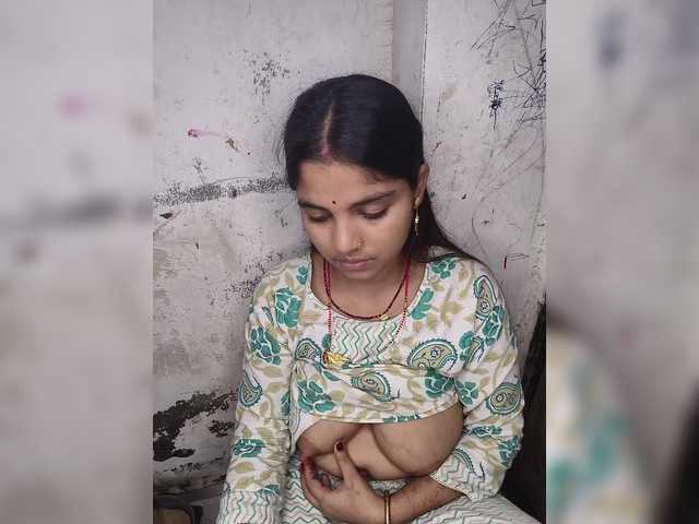 Tunnidelhi live cam on BongaCams