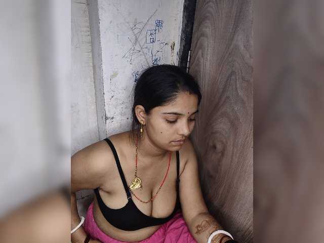 Tunnidelhi live cam on BongaCams