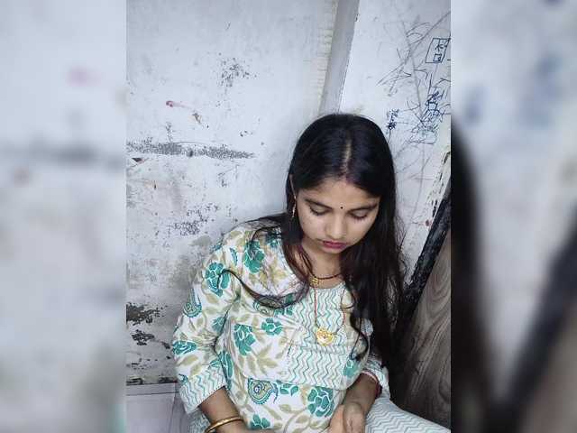 Tunnidelhi live cam on BongaCams
