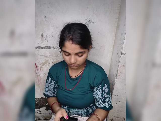 Tunnidelhi live cam on BongaCams